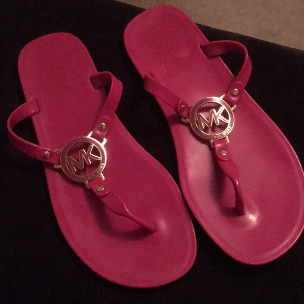 Micheal kors flip flops